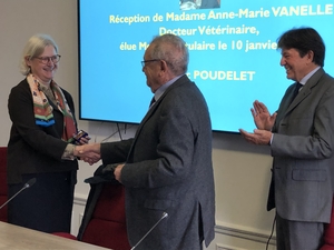 Docteur Vétérinaire Anne-Marie VANELLE ; René HOUIN, président